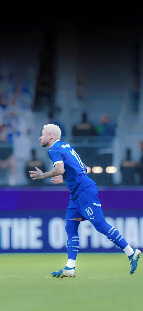 [图]欧冠-格纳布里失单刀杜兰替补破门 拜仁0-1负维拉.