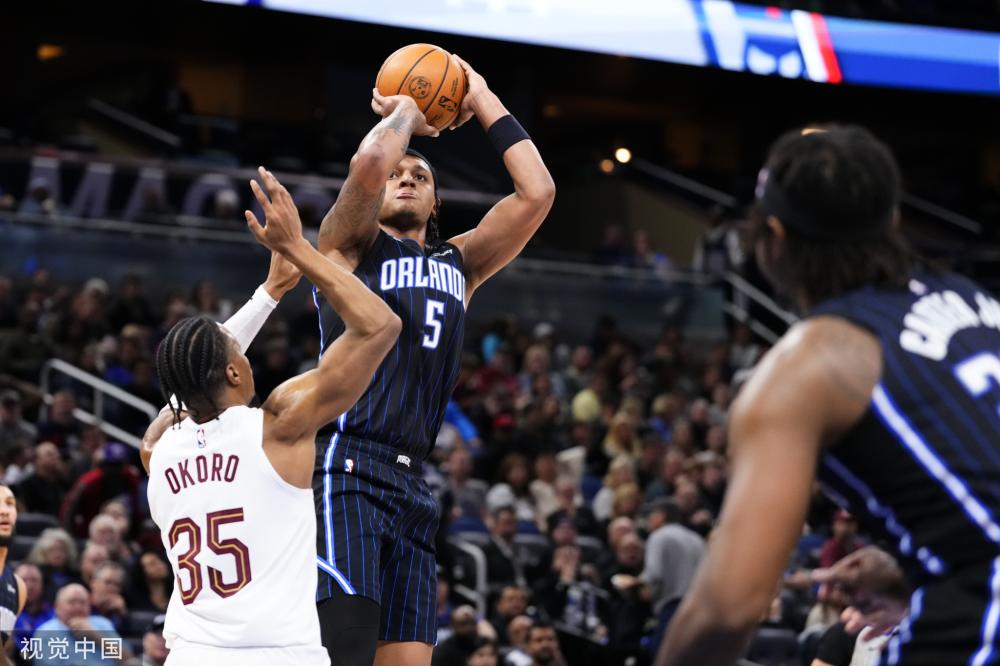 受瞩目的球 受瞩目的球