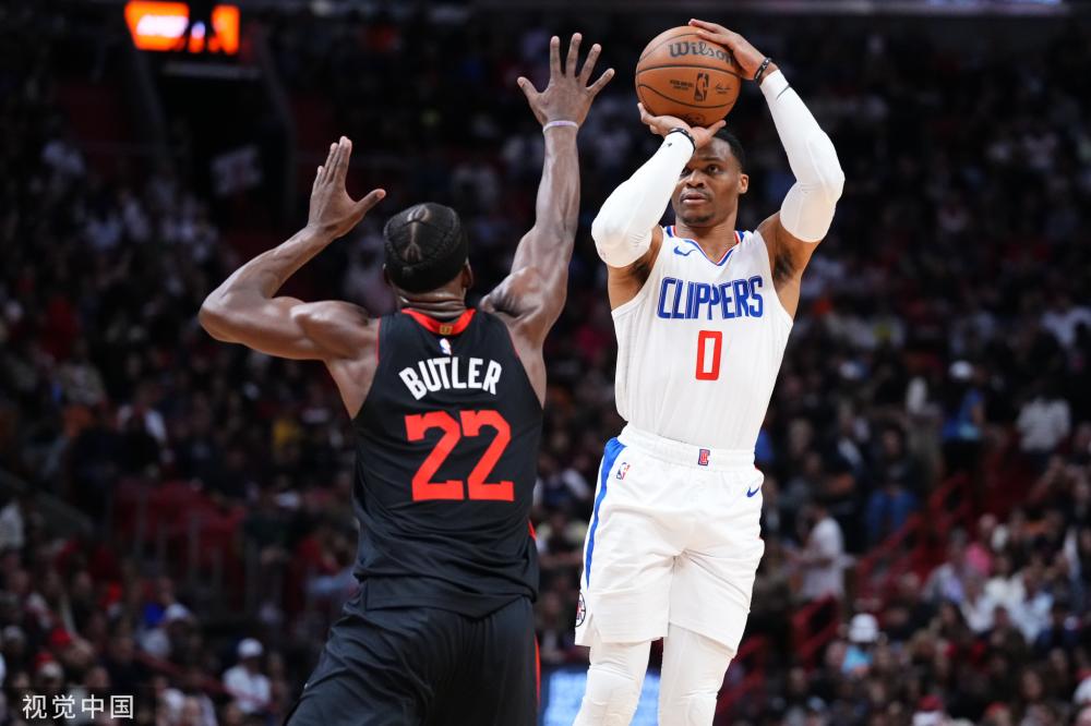 内姆布哈德29+6+9希罗21+7 步行者大胜热火迎2连胜