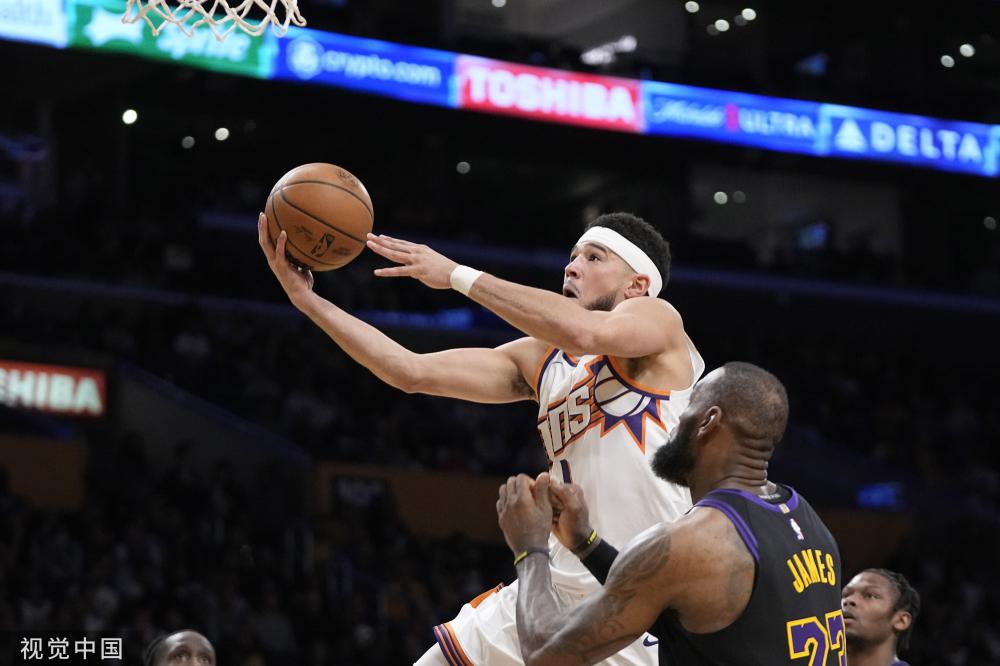 鲍威尔抵达迈阿密熟悉更衣室新环境.